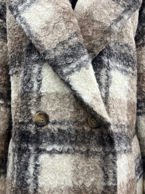 チェック柄ミドル丈コート